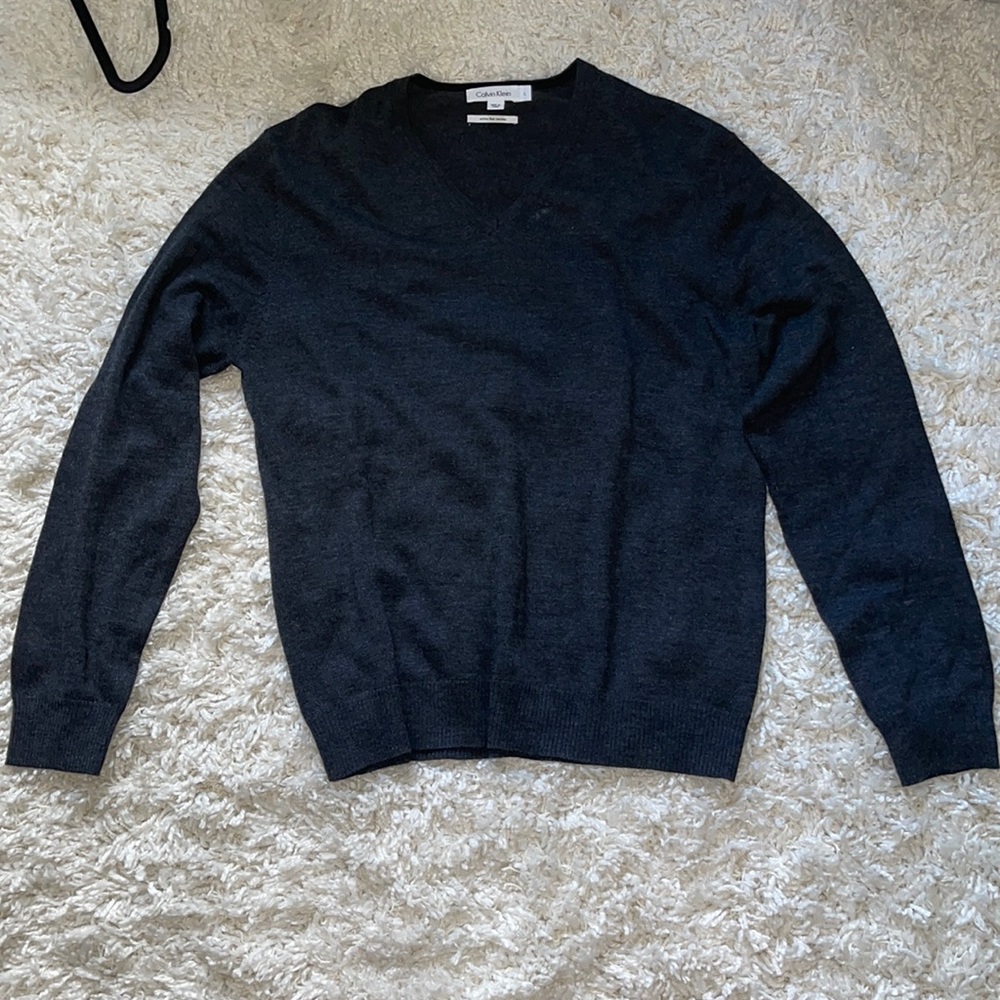 Mens Calvin Klein gray v neck sweater (size:L/great used condition)